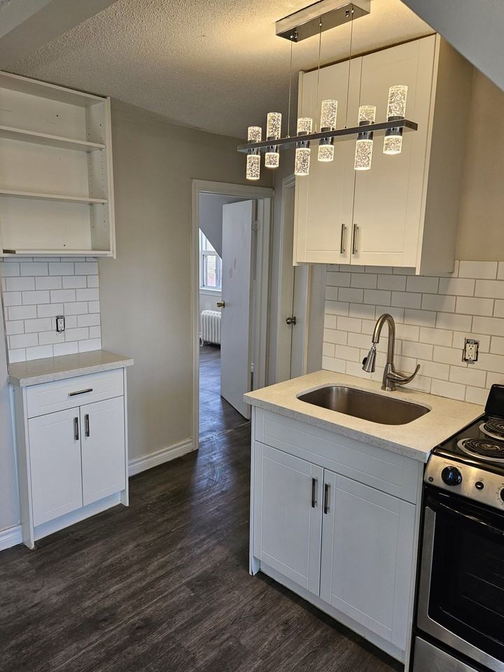 145 East Avenue North #6 - Photo 5 of 25