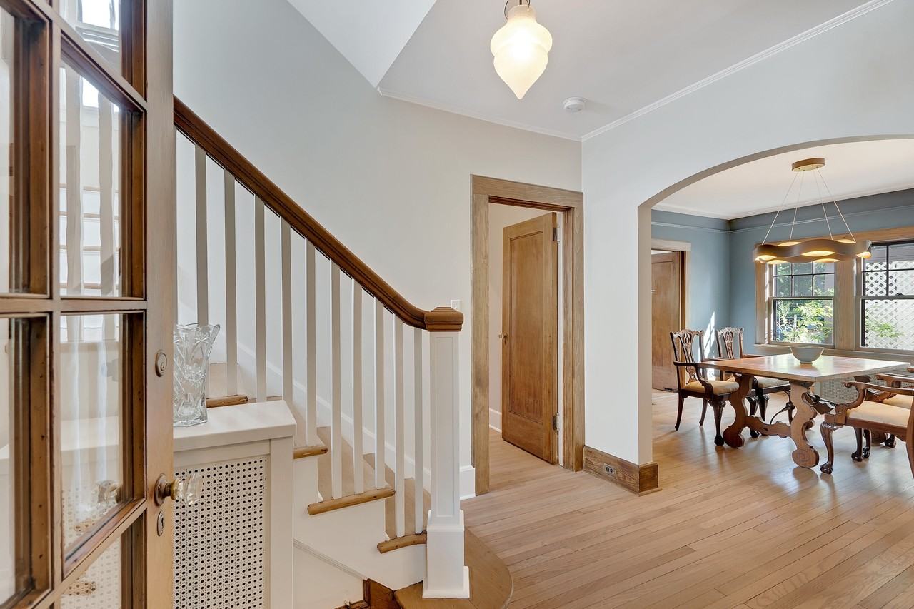 217 Park St - Photo 3 of 30