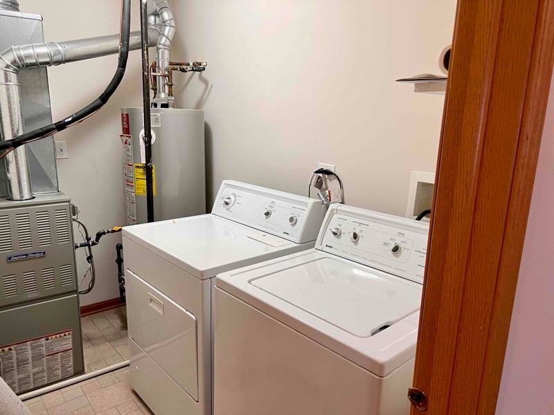 2406 Wilton Ln - Photo 3 of 19