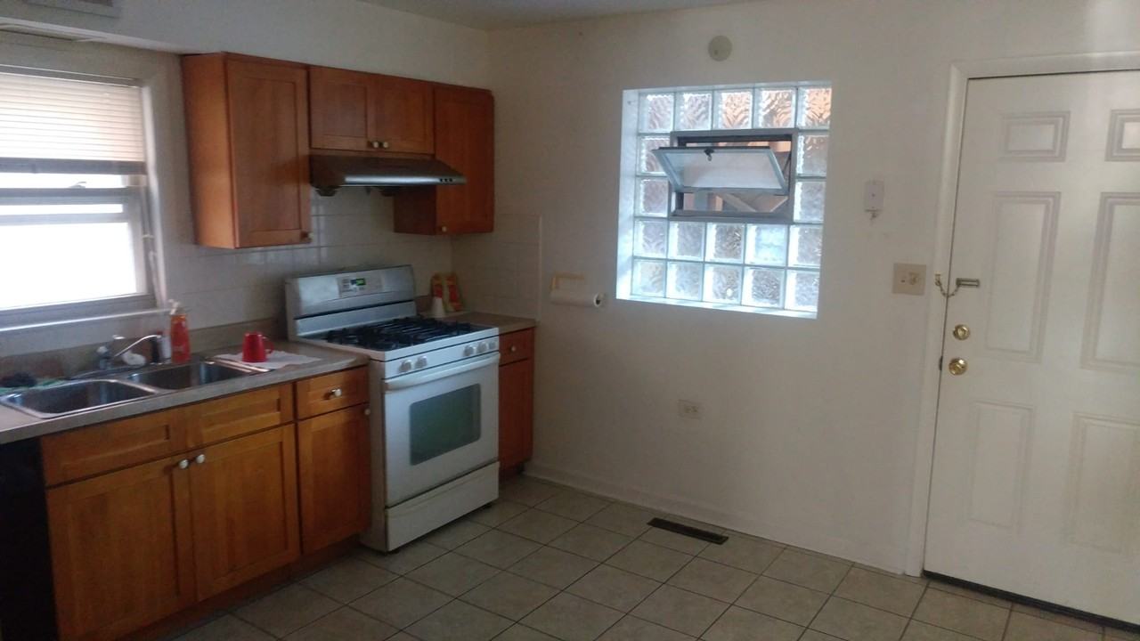 6104 N Oakley Ave #NA - Photo 2 of 6