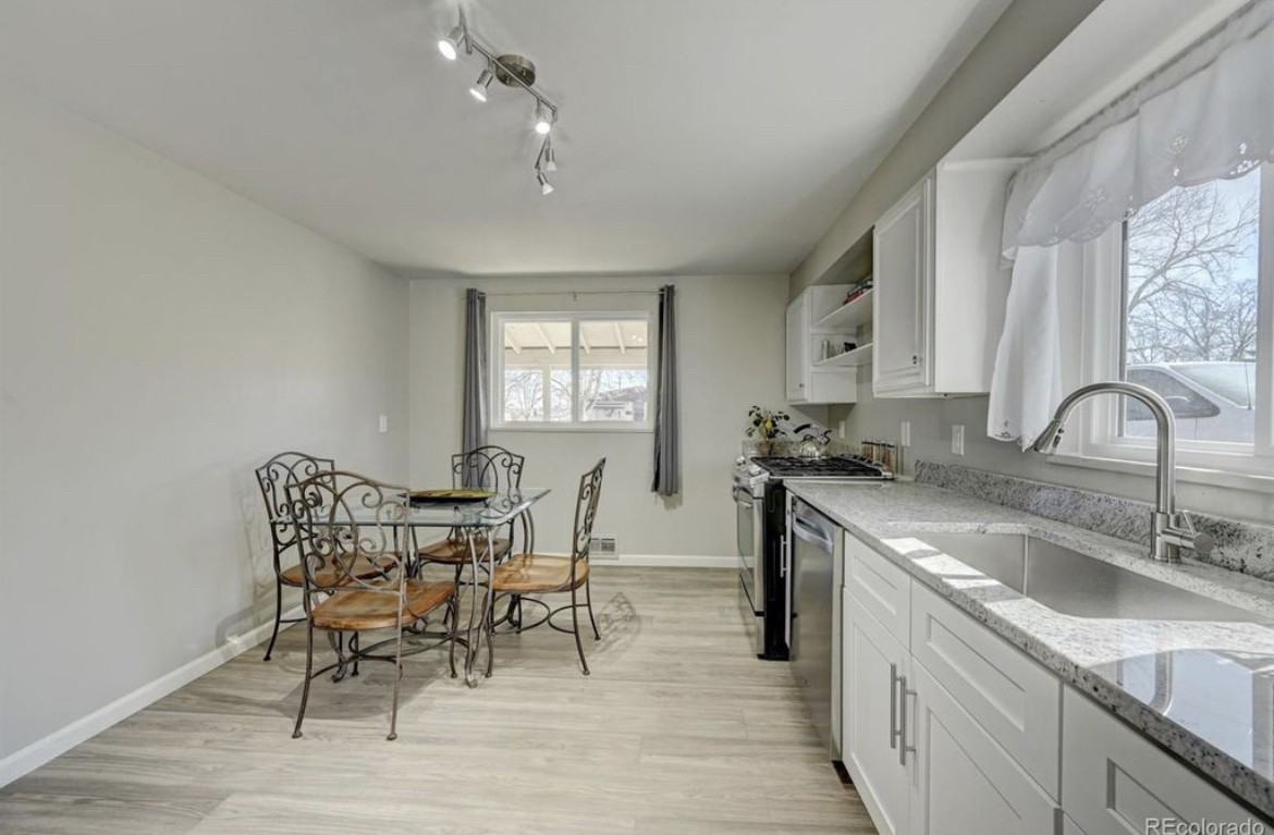 1401 S Osage St #NA - Photo 2 of 5