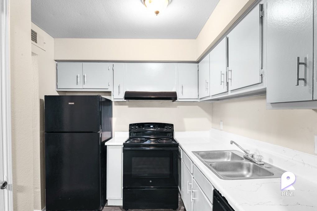 11810 Algonquin Dr Apartments in Southbelt Ellington, Houston, TX