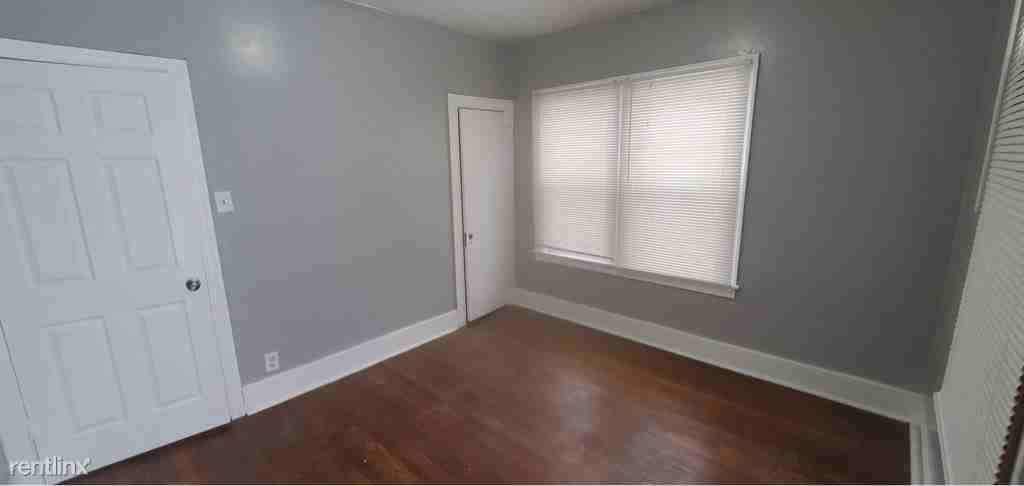 14885 Holmur St - Photo 2 of 5