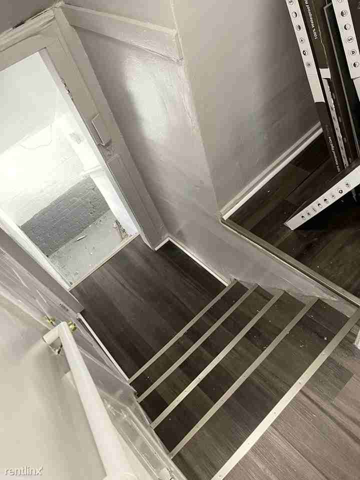 14885 Holmur St - Photo 3 of 5