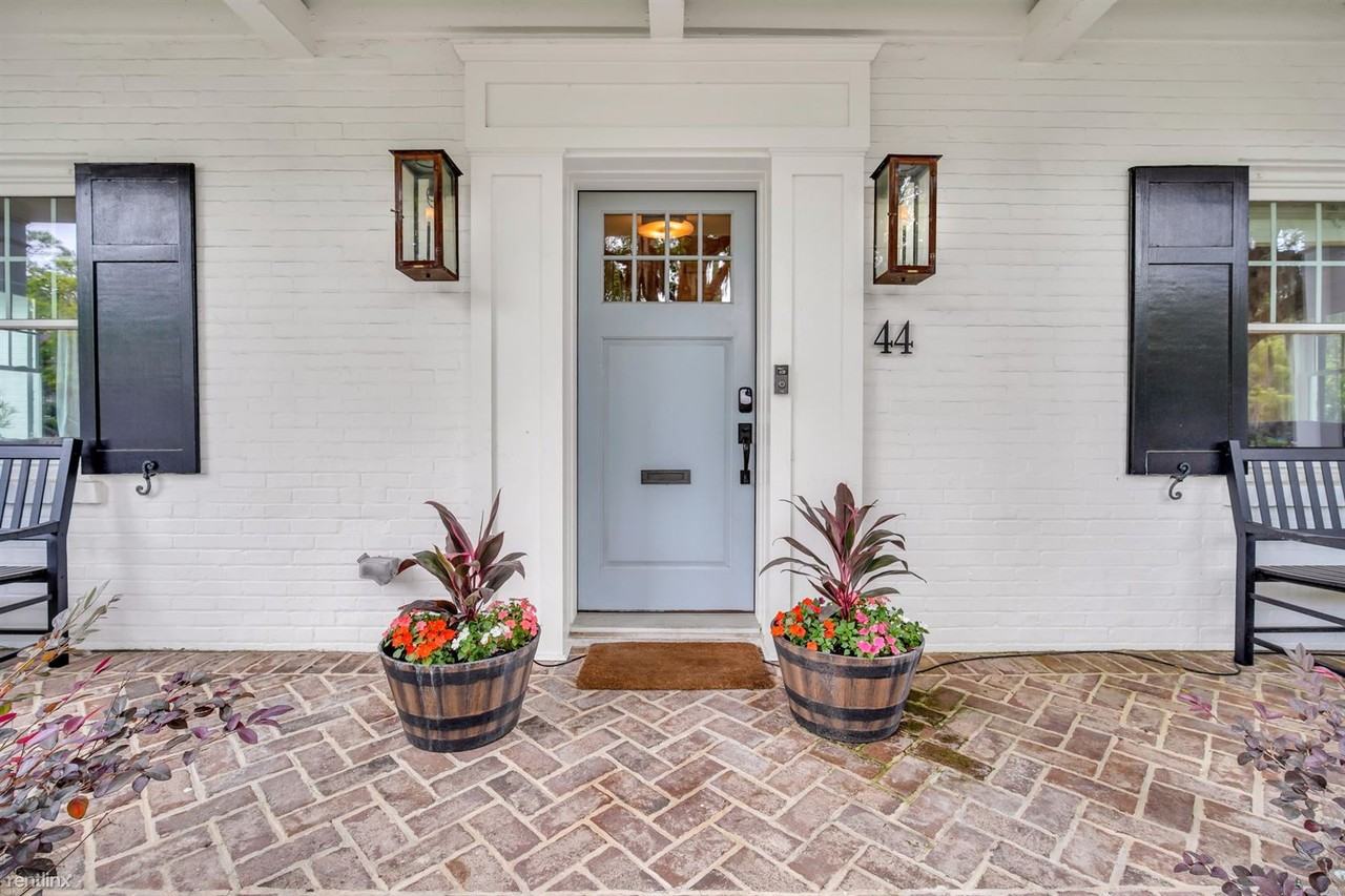 44 E 45th St - Photo 2 of 46