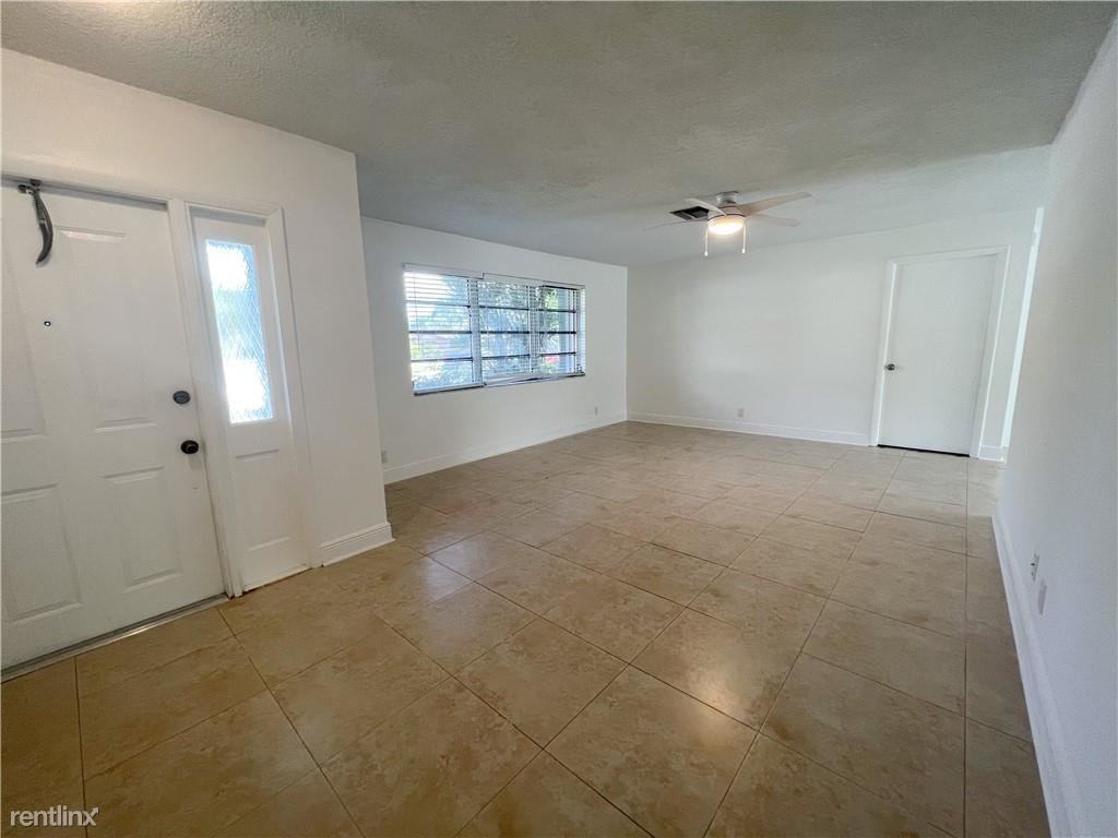 2905 Sw 81st Ter - Photo 2 of 15