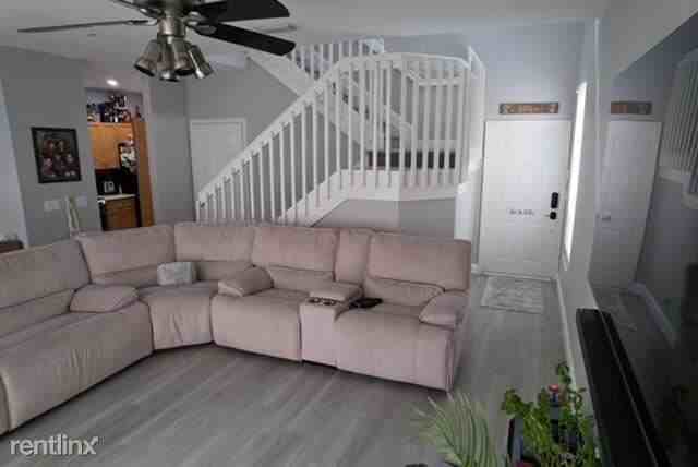 5146 Stagecoach Dr - Photo 3 of 8