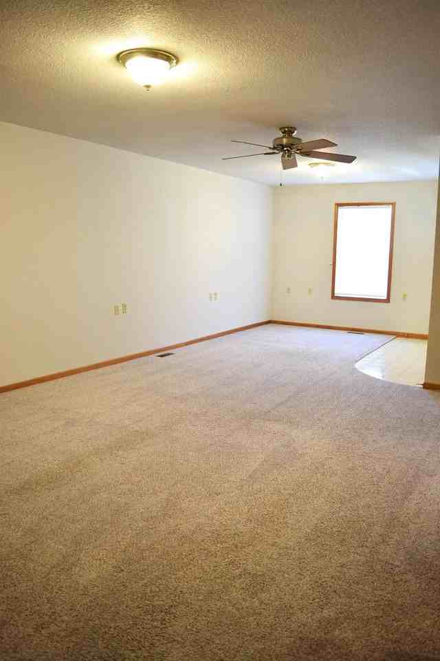 1604 S Brown Ave - Photo 3 of 9
