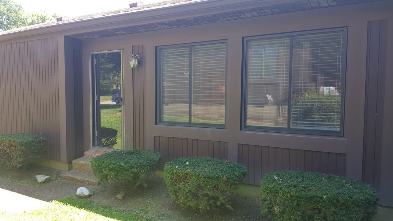 815 Williamsburg W Dr - Photo 2 of 24