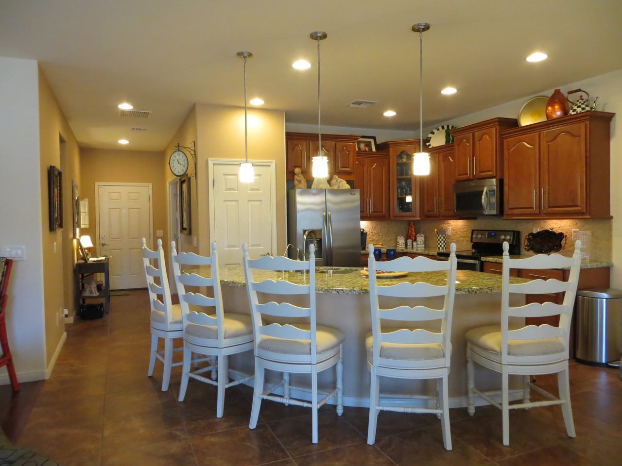 17470 W Redwood Ln - Photo 2 of 8