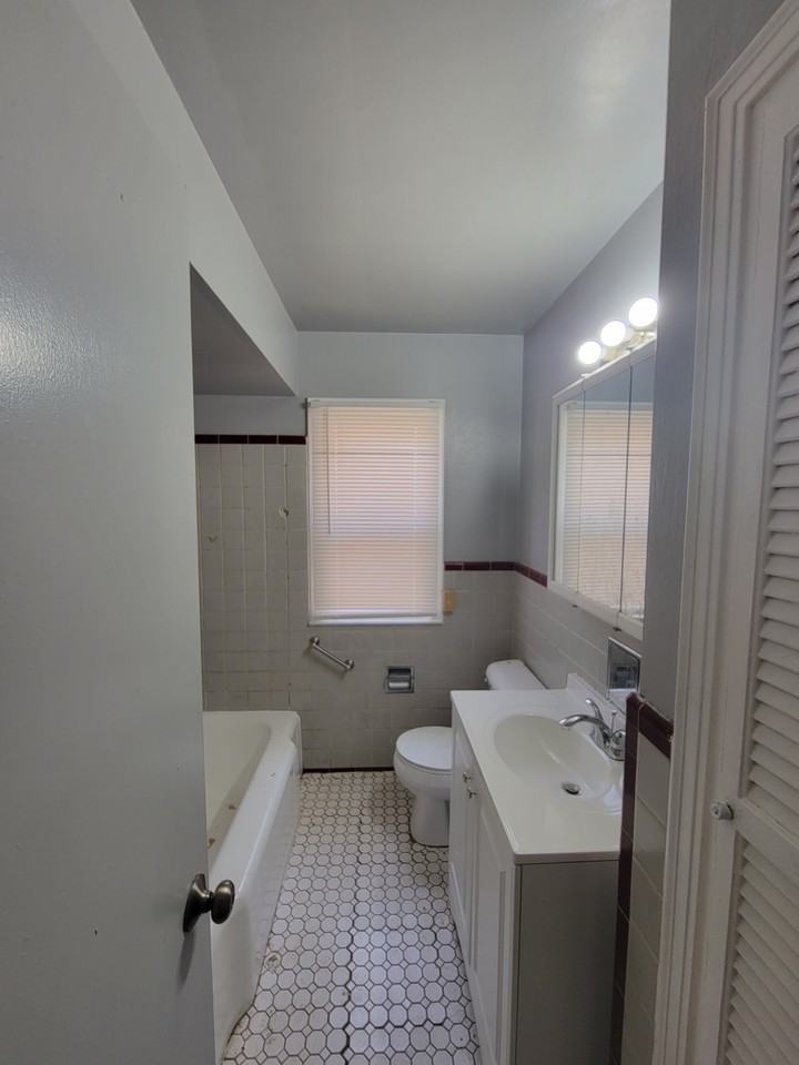 9554 Westwood St #1 - Photo 7 of 11