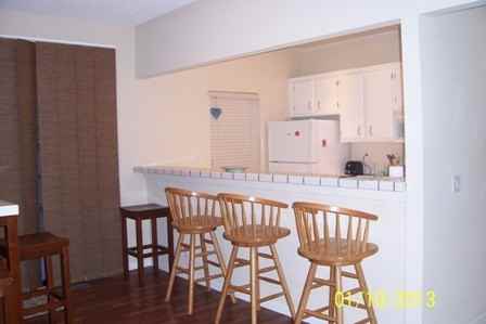 1009 Foxchase Dr - Photo 3 of 10