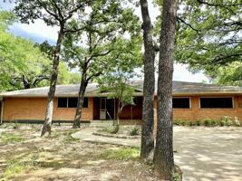 featured image of 1926 Laurelwood Dr #1