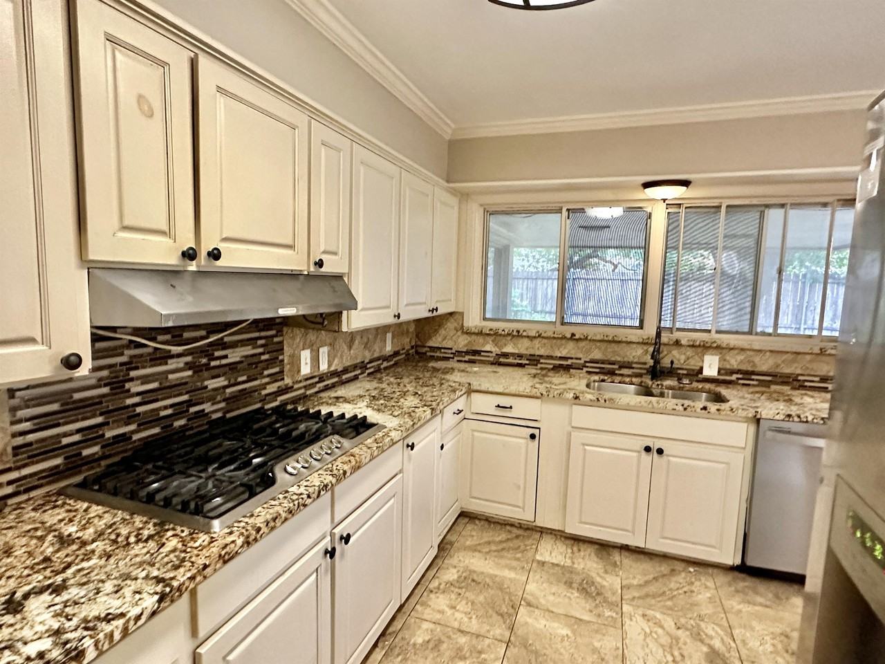 1926 Laurelwood Dr #1 - Photo 4 of 41