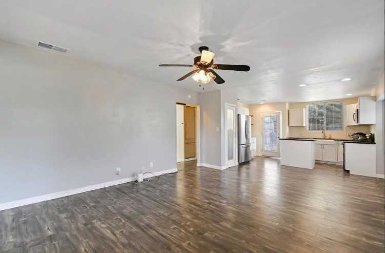 328 Percy Ave #1 - Photo 3 of 9