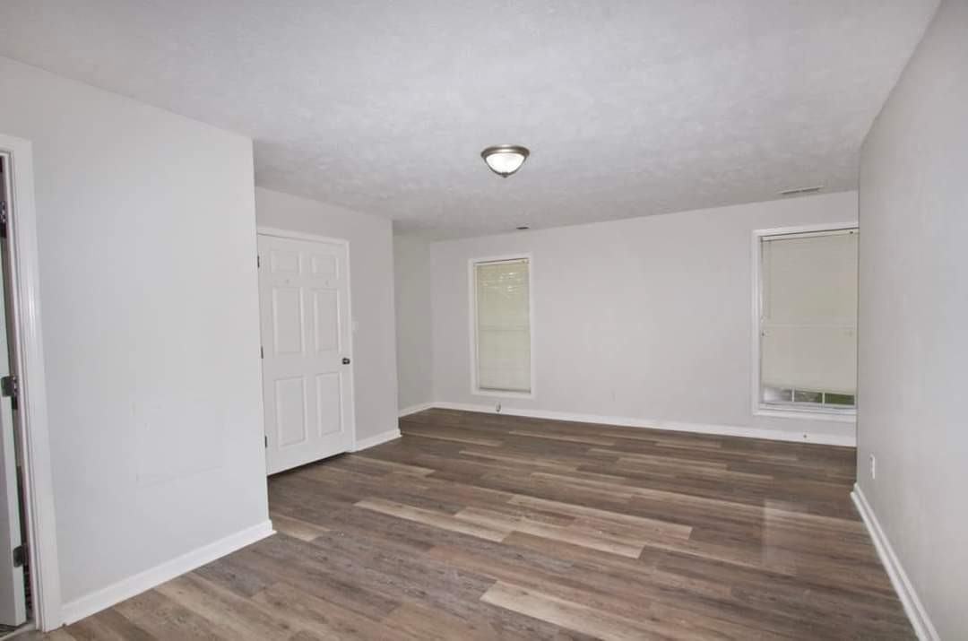 216 Sycamore St #B - Photo 2 of 12