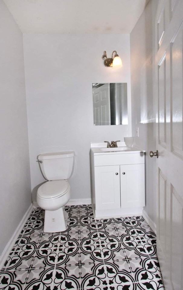 216 Sycamore St #B - Photo 4 of 12