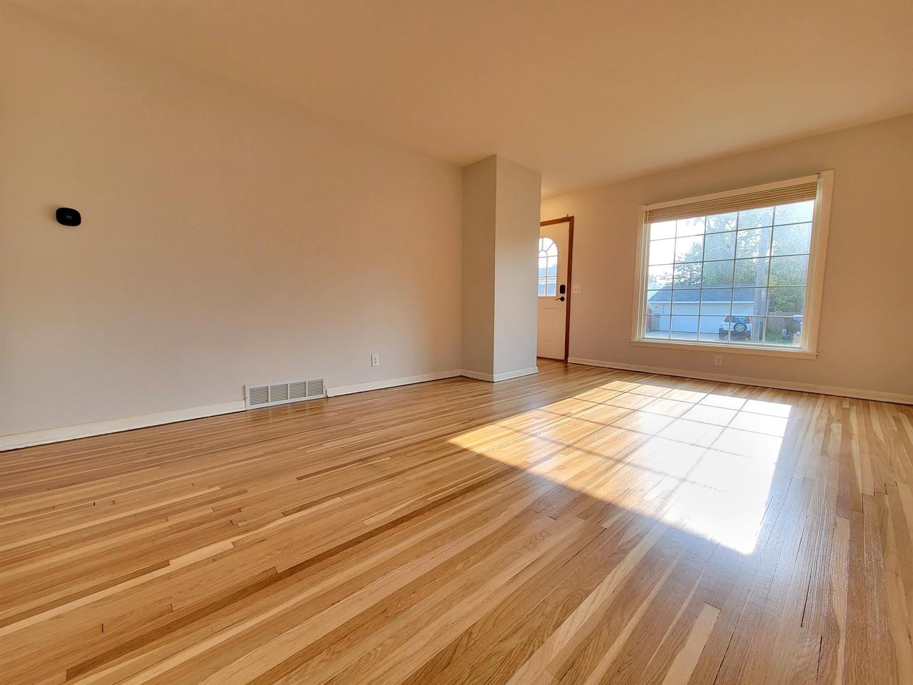 1111 1st Ave Se #1 - Photo 3 of 19