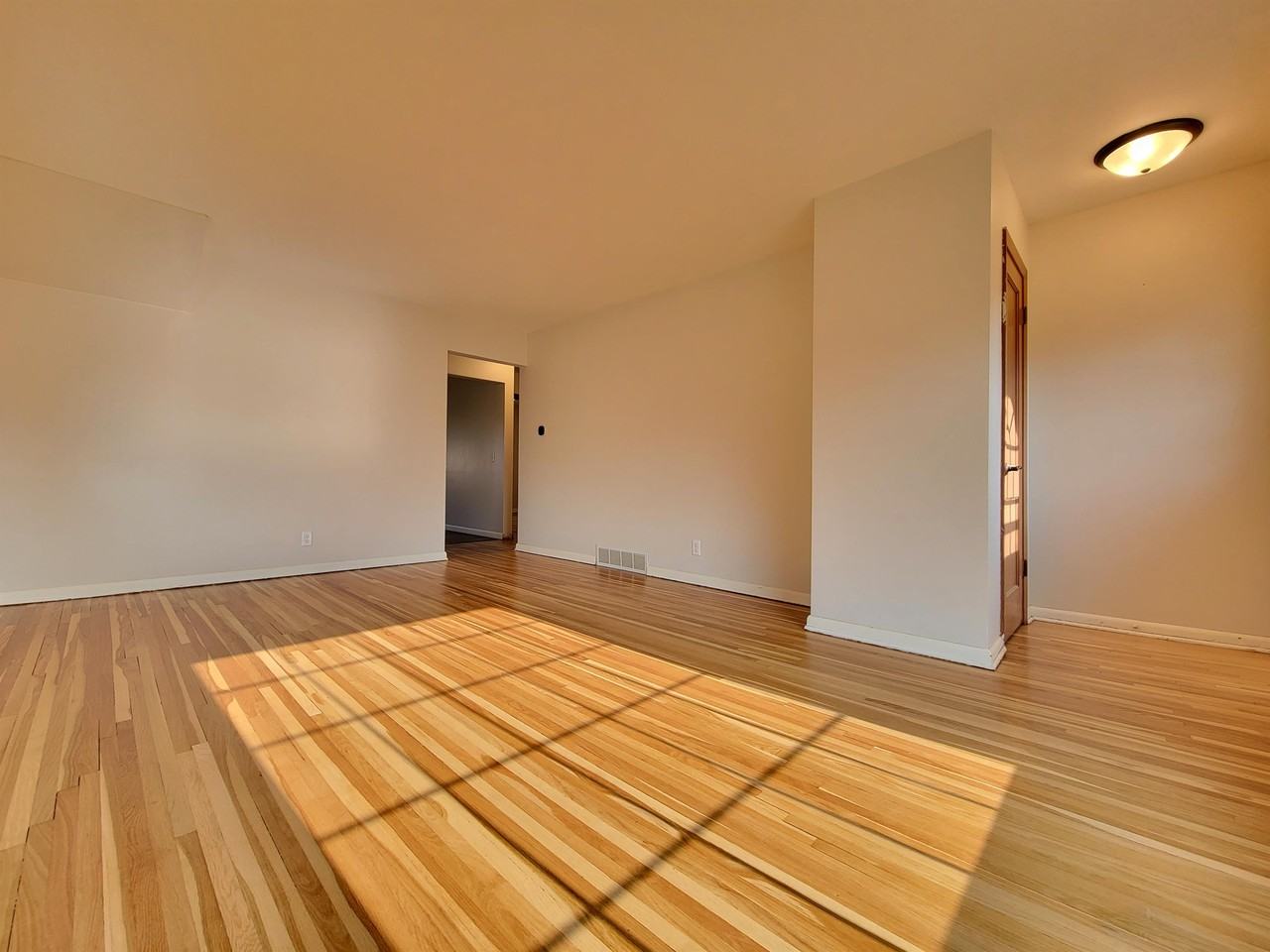 1111 1st Ave Se #1 - Photo 4 of 19