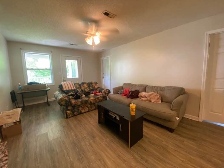 1110 Carlton Ave - Photo 2 of 12