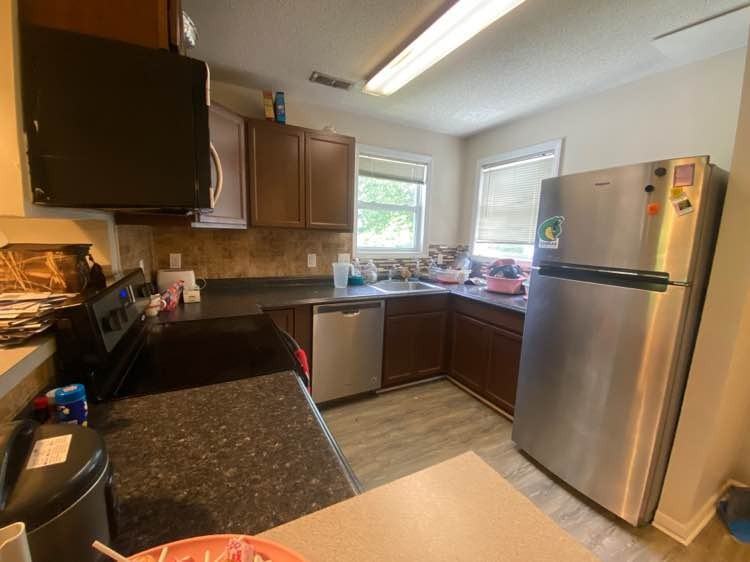 1110 Carlton Ave - Photo 3 of 12