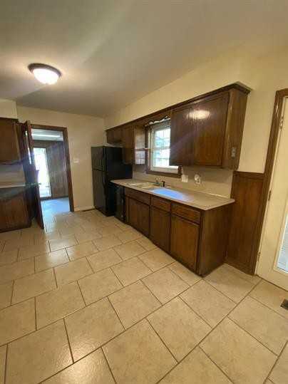 1700 Utica St - Photo 2 of 15