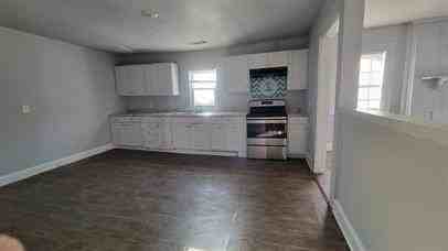898 Lake Creek Rd - Photo 2 of 10