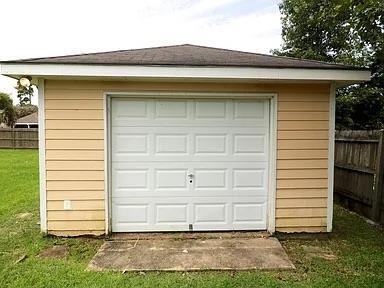 7343 Mosspoint Ln - Photo 2 of 15