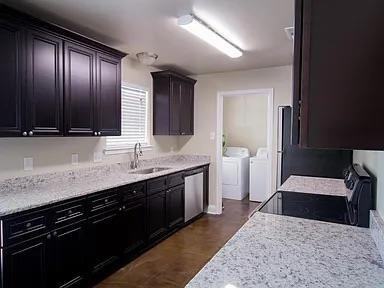 7343 Mosspoint Ln - Photo 3 of 15