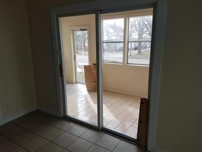 922 W Hillsdale St - Photo 2 of 15