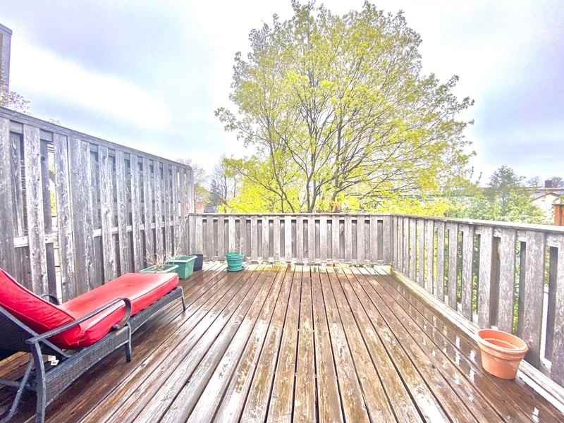 174 Gladstone Ave - Photo 2 of 12