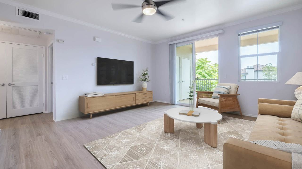 Vintage - Photo 7 of 32