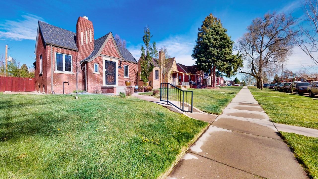 3317 N Saint Paul St - Photo 3 of 40