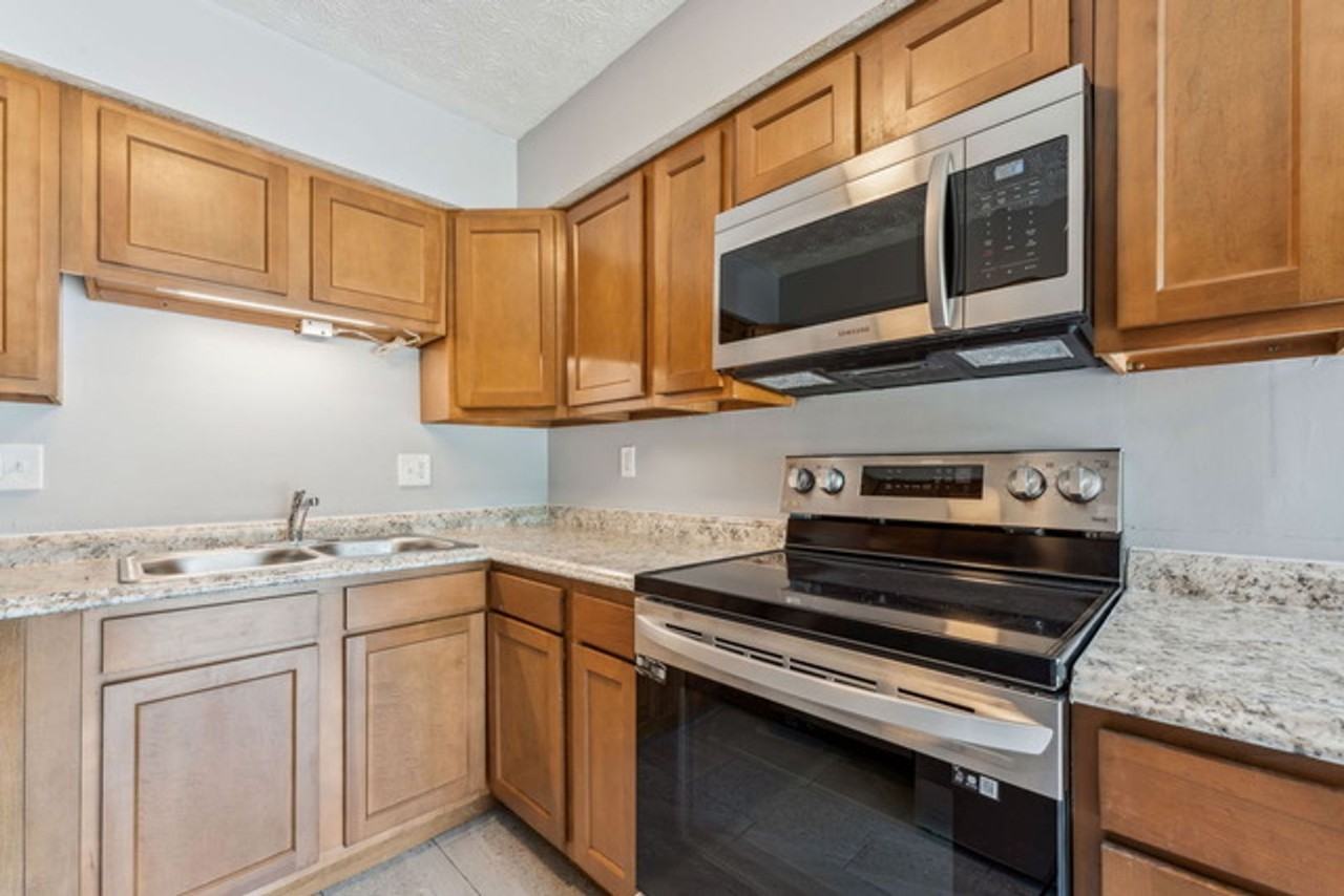 2486 Forest Green Ct - Photo 3 of 39