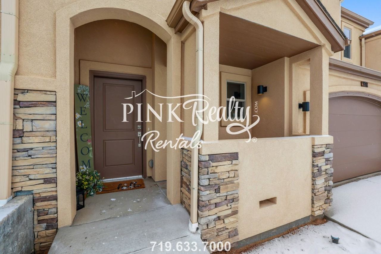 2711 Tomahawk Hill Hts - Photo 2 of 50