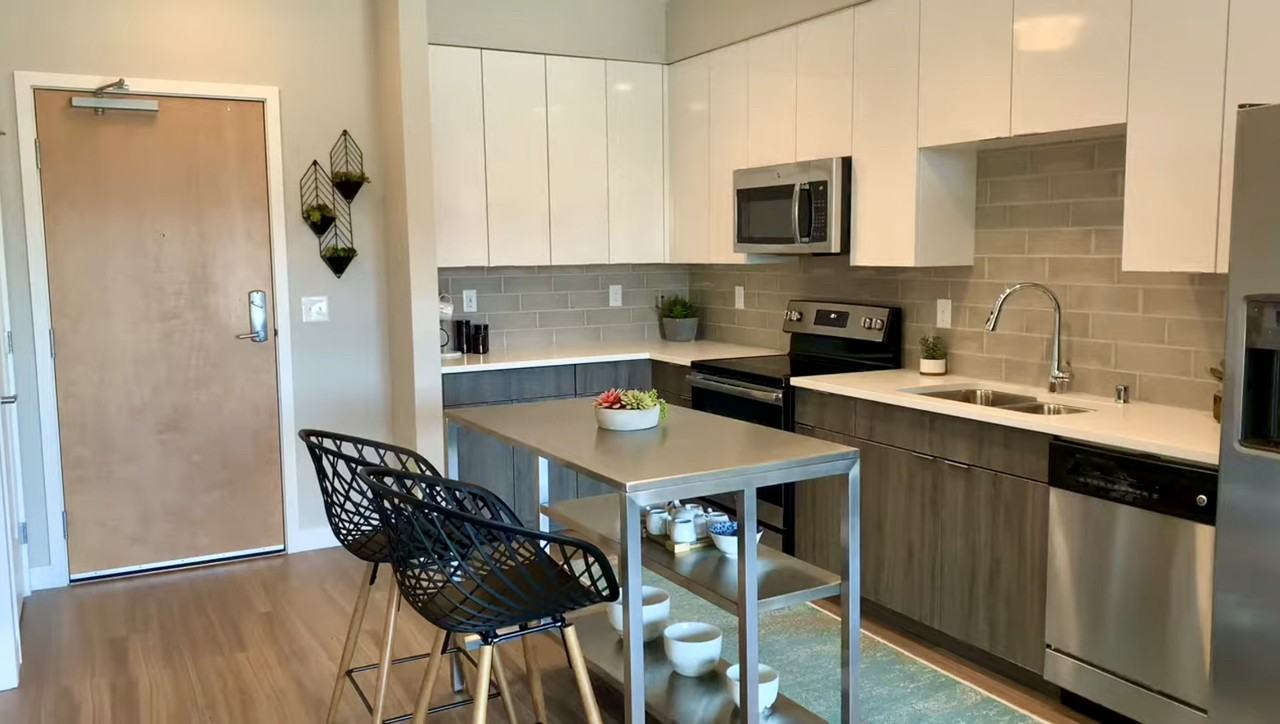 5100 Wayzata Boulevard - Photo 3 of 14