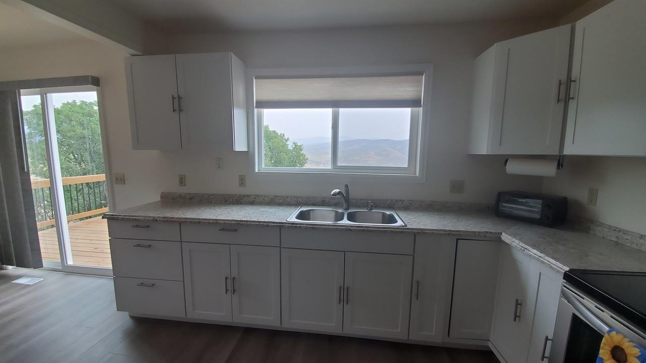 1400 Sage Ridge Rd #1 - Photo 3 of 30