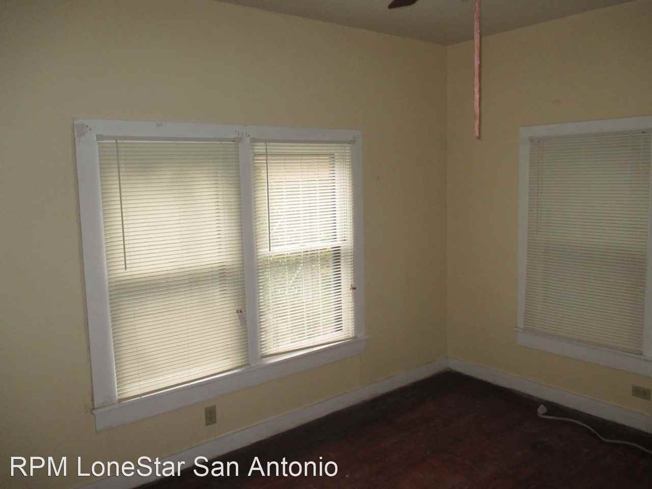 1019 W Poplar St - Photo 3 of 16