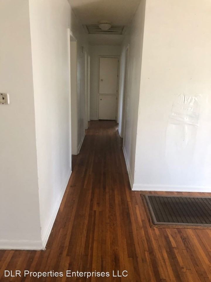 2419 N Urbana Ave - Photo 3 of 6