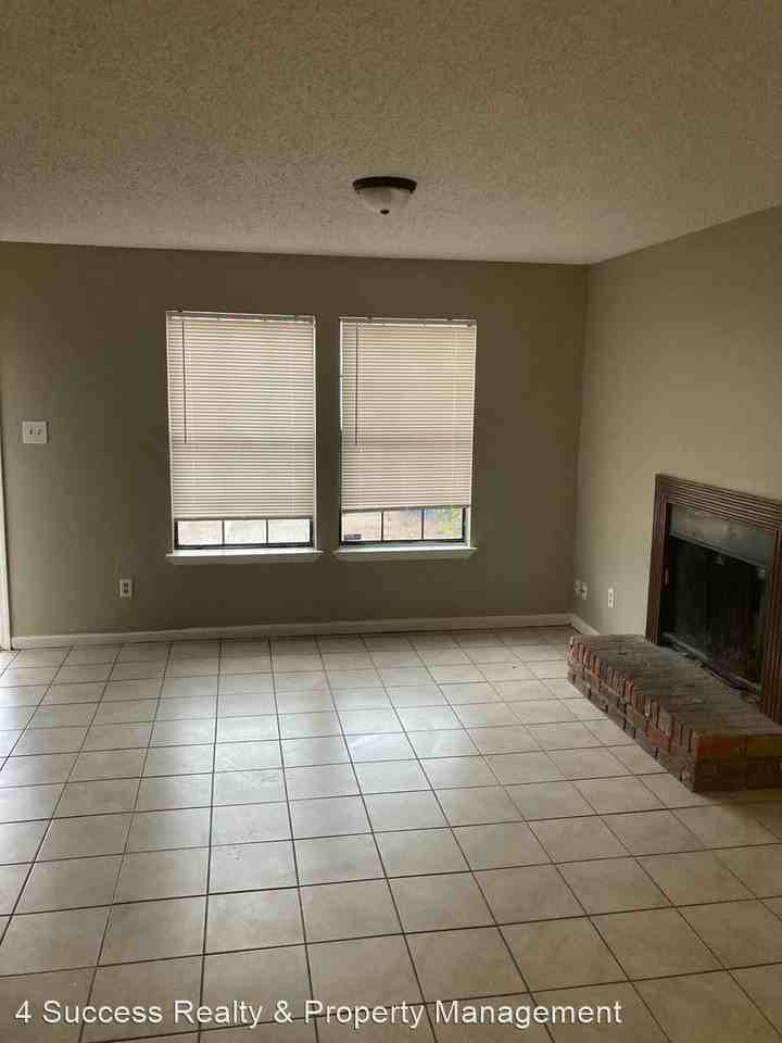 3522 Christine Rd. - Photo 3 of 5
