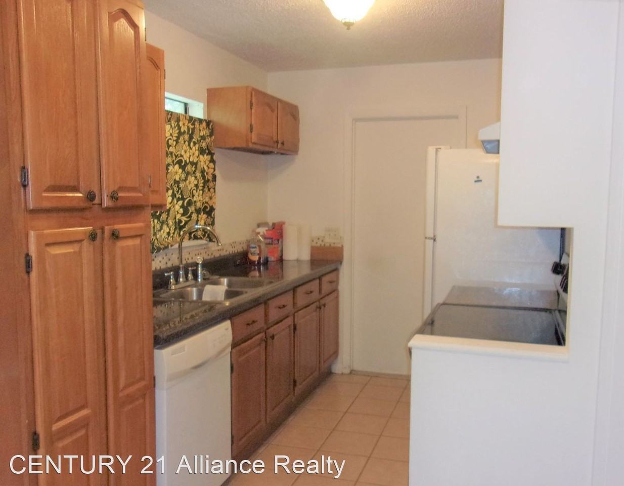 27033 Kevin Kelly Ave - Photo 2 of 23