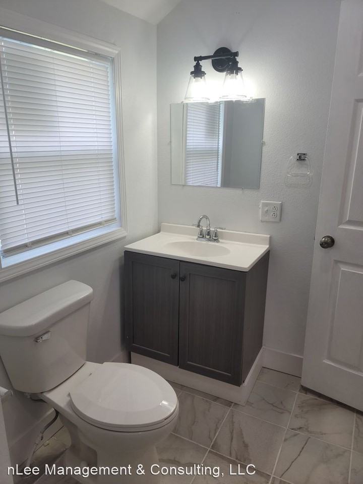 1604 S 12th St - Photo 3 of 8