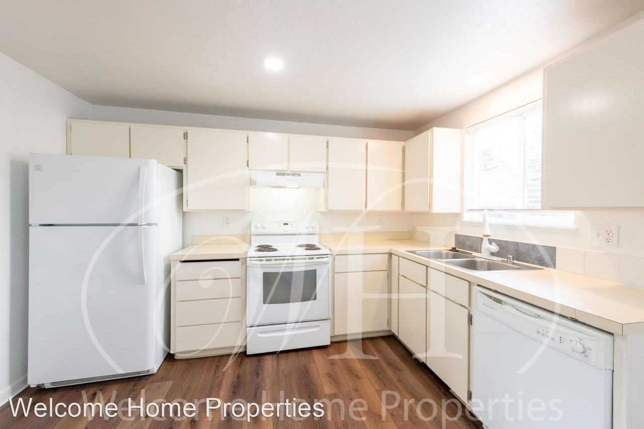 1040 Bonnie Brae St - Photo 3 of 25