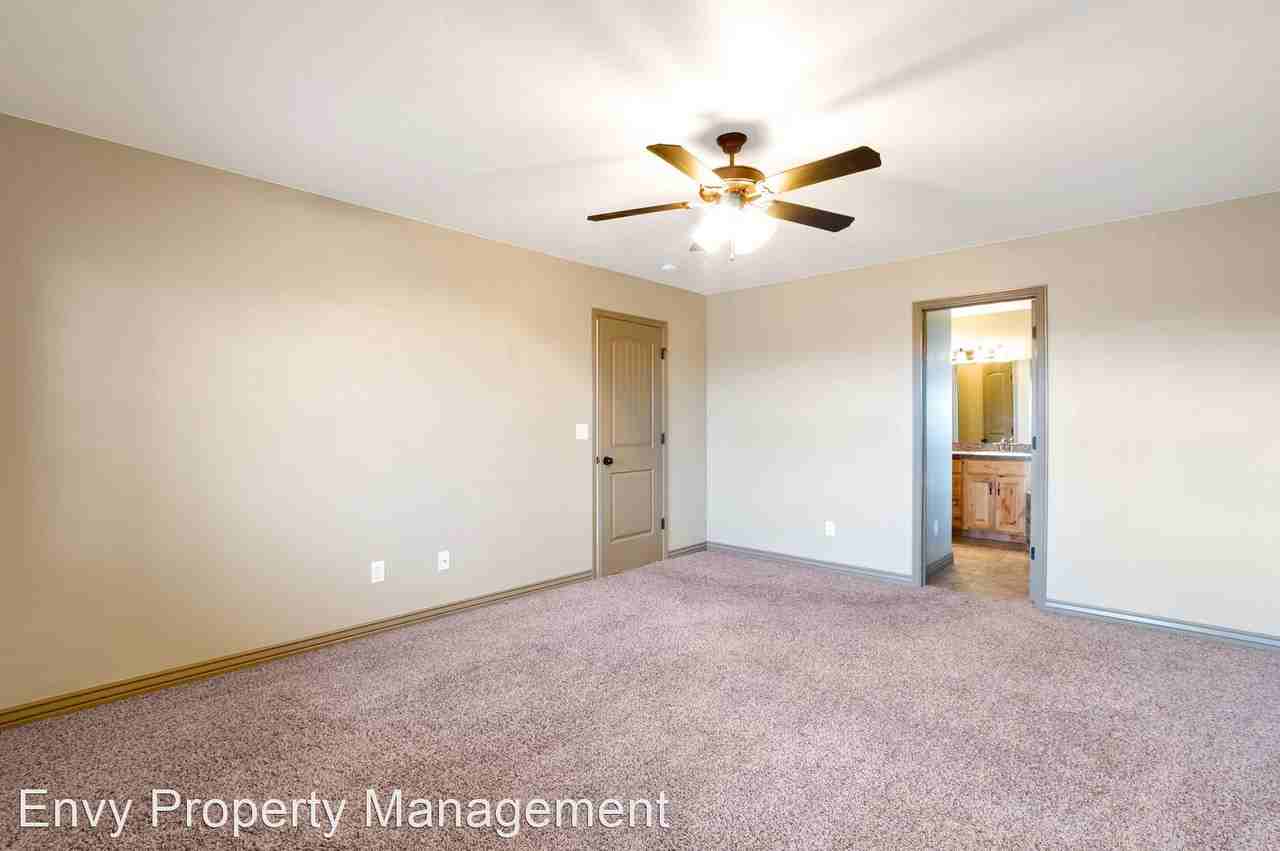 5177 S 5750 W - Photo 3 of 25