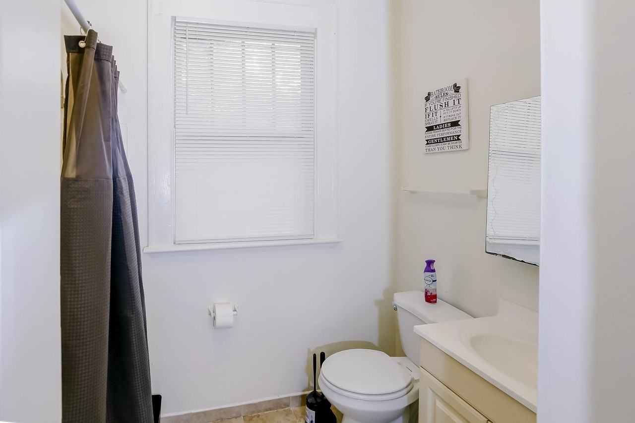 E Cayuga St - Photo 4 of 10