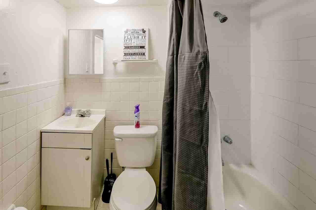 E Cayuga St - Photo 5 of 10