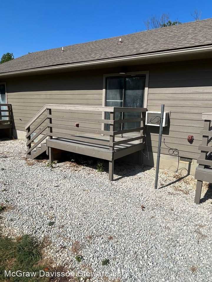 11658 County Road 3586 - Photo 2 of 9