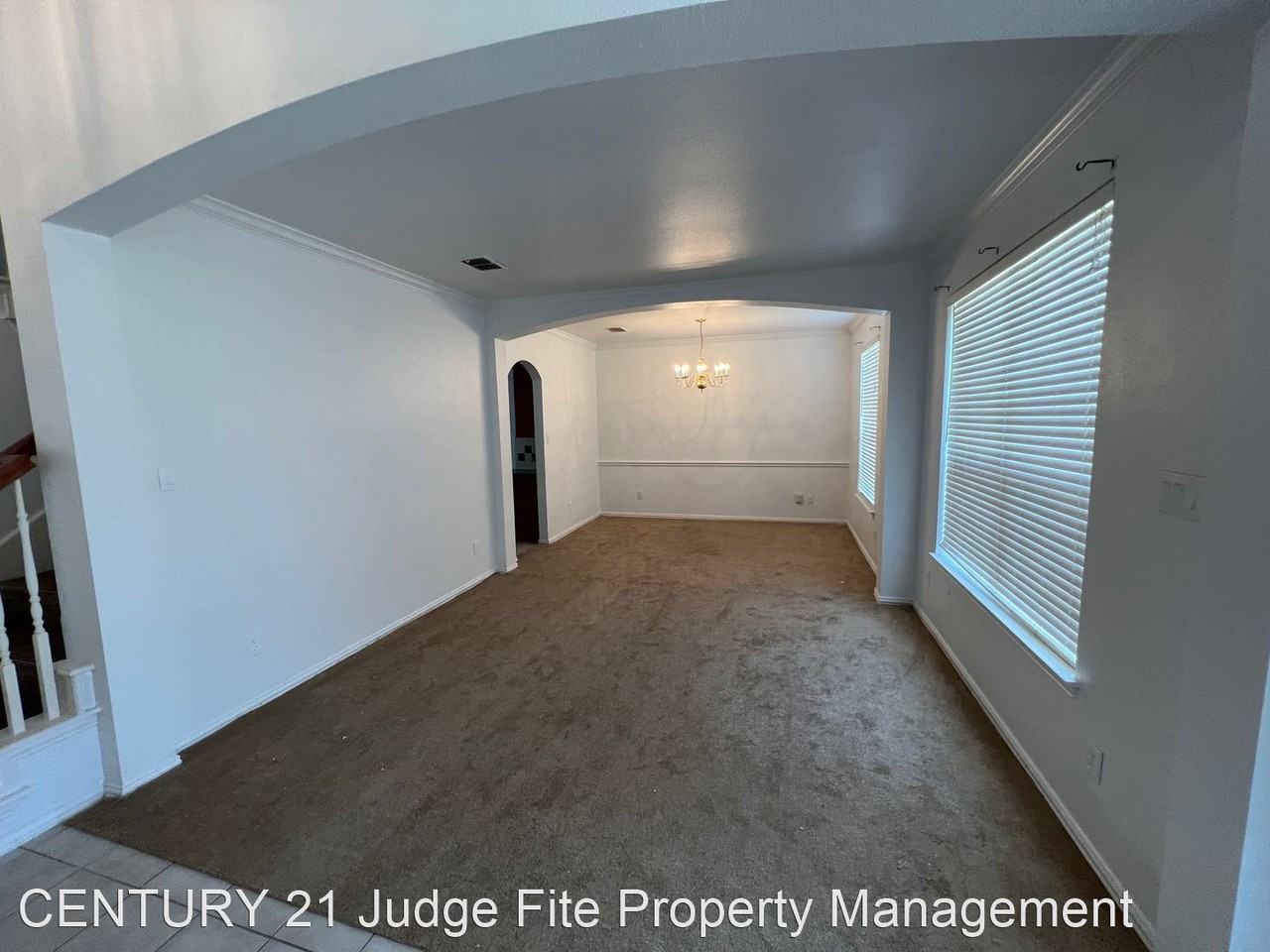 1433 Mckenzie Ct - Photo 2 of 11