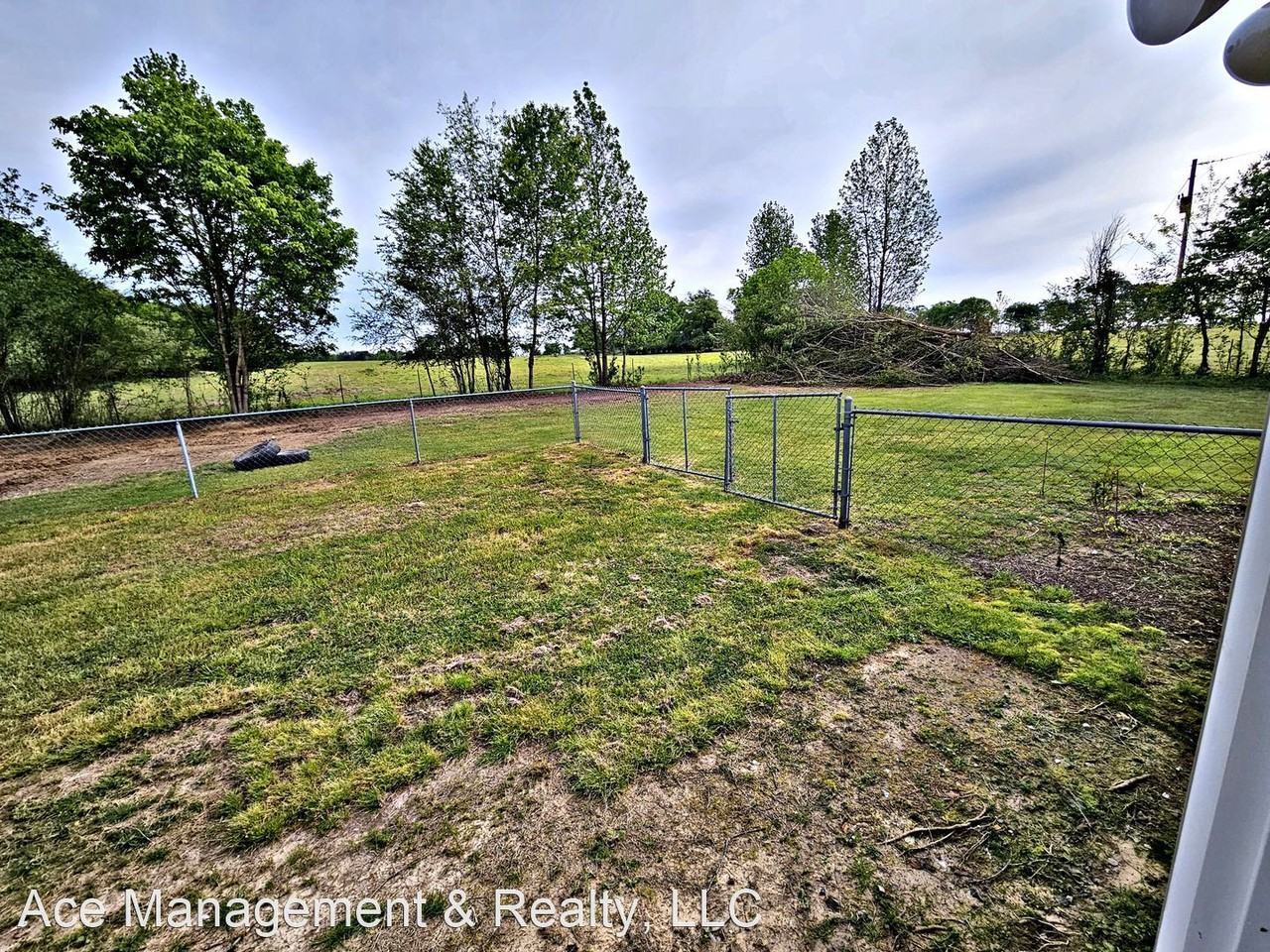 207 Eddy Rd - Photo 3 of 19