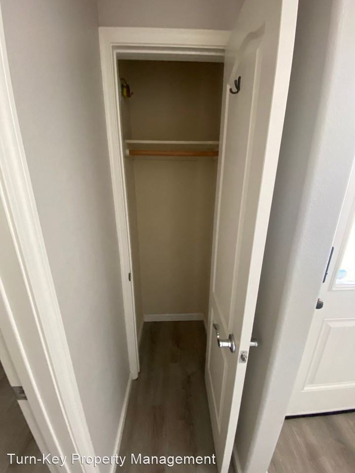 578 River Oaks Dr - Photo 3 of 50